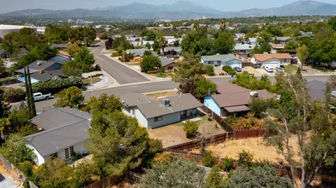 903 Partridge Dr, Redding, CA 96003 photo 2