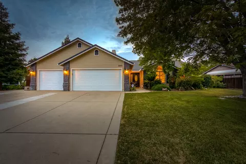 2843 Blue Bell Dr, Redding, CA 96001 photo 3