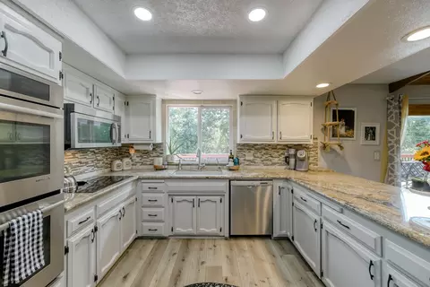 6295 Jonella Way, Redding, CA 96003 photo 27