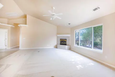 826 Rincon Way, Redding, CA 96003 photo 3