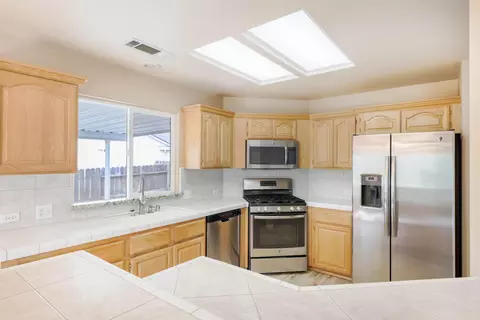 826 Rincon Way, Redding, CA 96003 photo 7