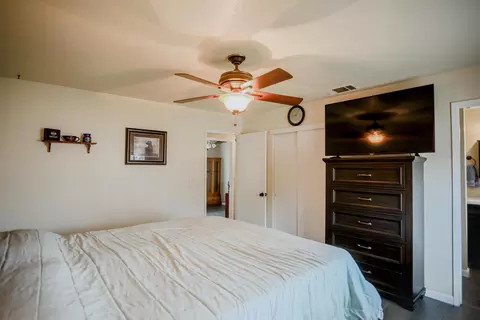 1401 Mariposa Ct, Redding, CA 96003 photo 8