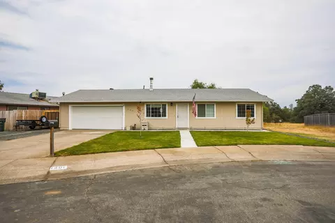 1401 Mariposa Ct, Redding, CA 96003 photo 1