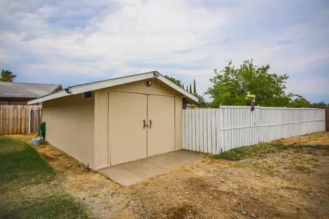 1401 Mariposa Ct, Redding, CA 96003 photo 17