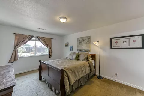 725 Larie Ln, Red Bluff, CA 96080 photo 8