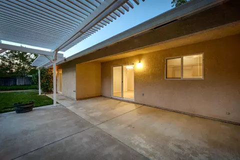 812 Fountain Cir, Redding, CA 96003 photo 27