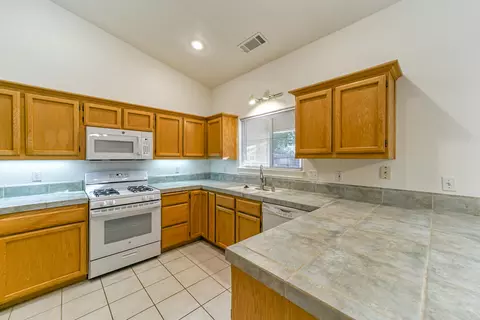 812 Fountain Cir, Redding, CA 96003 photo 10