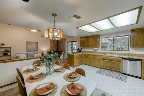 2950 Lake Redding Dr, Redding, CA 96003 photo 5