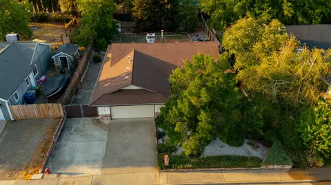 2950 Lake Redding Dr, Redding, CA 96003 photo 22