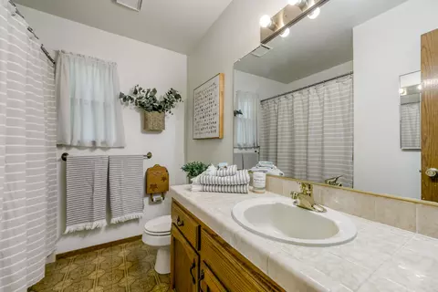 2950 Lake Redding Dr, Redding, CA 96003 photo 13