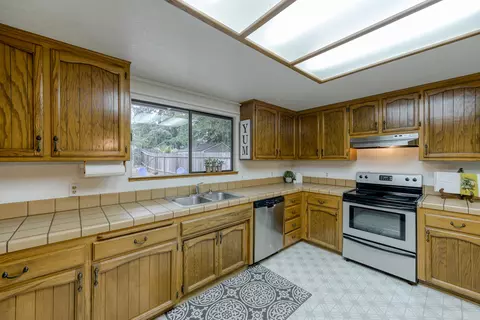 2950 Lake Redding Dr, Redding, CA 96003 photo 6