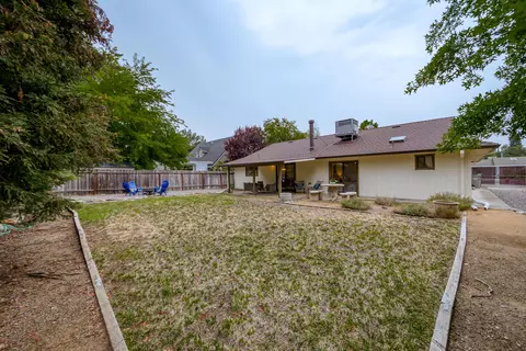 2950 Lake Redding Dr, Redding, CA 96003 photo 61