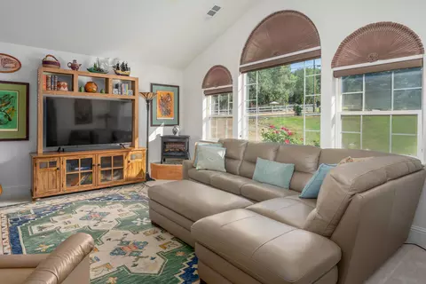 14510 Kinney Ave, Red Bluff, CA 96080 photo 2