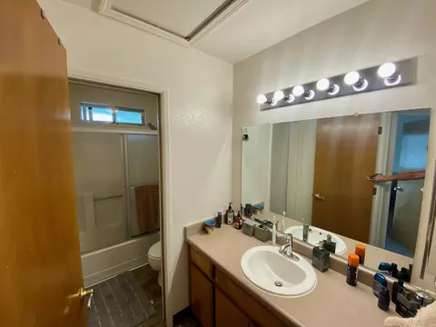 557 Kenbrook Ct, Redding, CA 96003 photo 11