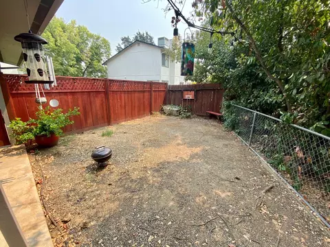 557 Kenbrook Ct, Redding, CA 96003 photo 18