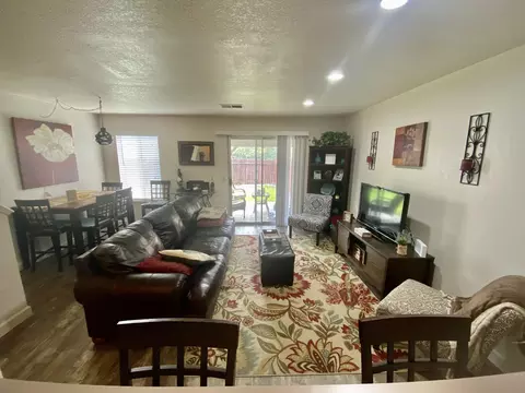 557 Kenbrook Ct, Redding, CA 96003 photo 3