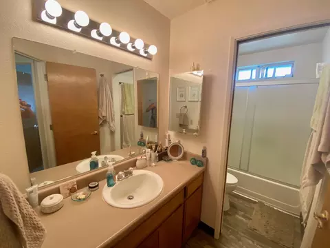 557 Kenbrook Ct, Redding, CA 96003 photo 8