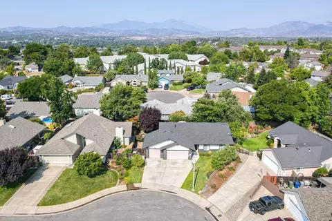 622 St Thomas Pkwy, Redding, CA 96003 photo 41