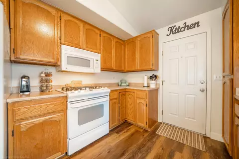 622 St Thomas Pkwy, Redding, CA 96003 photo 12