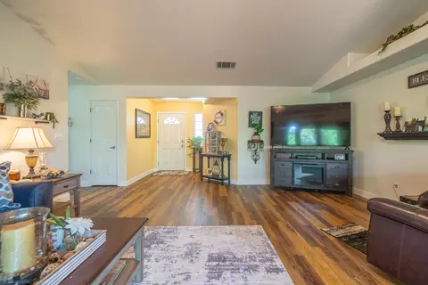 622 St Thomas Pkwy, Redding, CA 96003 photo 6