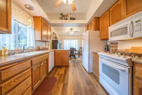 622 St Thomas Pkwy, Redding, CA 96003 photo 13