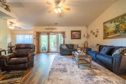 622 St Thomas Pkwy, Redding, CA 96003 photo 5