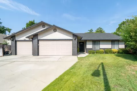 622 St Thomas Pkwy, Redding, CA 96003 photo 1