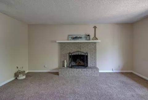 4070 Oro Ct, Redding, CA 96001 photo 6