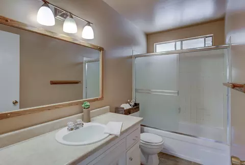 4070 Oro Ct, Redding, CA 96001 photo 17