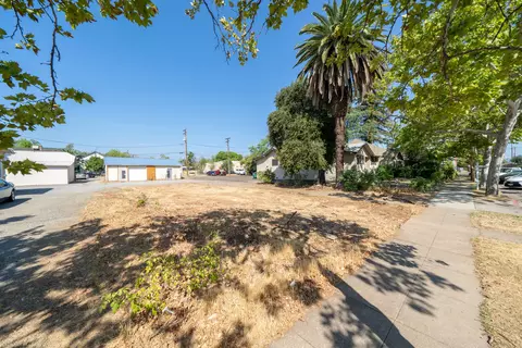 1336 Oregon St, Redding, CA 96001 photo 1