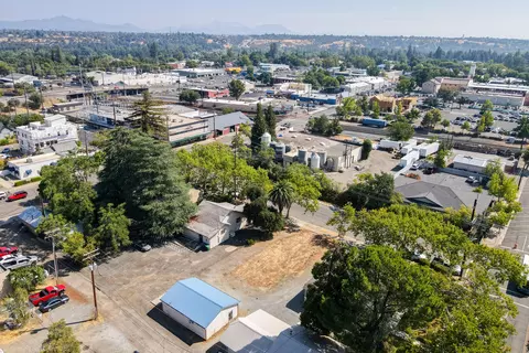 1336 Oregon St, Redding, CA 96001 photo 4