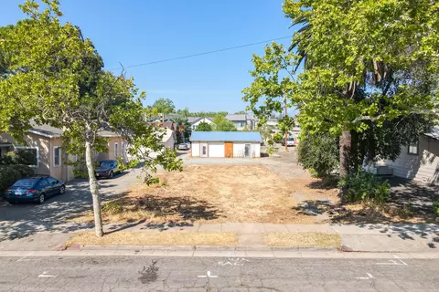 1336 Oregon St, Redding, CA 96001 photo 2