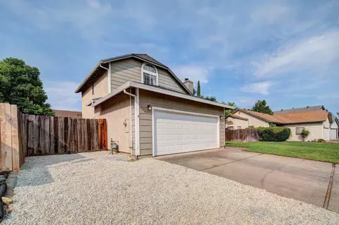 389 Alamine Dr, Redding, CA 96003 photo 3