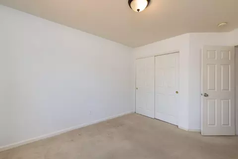 860 Jantail Ct, Redding, CA 96003 photo 5