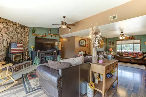 20786 Boyle Rd, Redding, CA 96003 photo 8