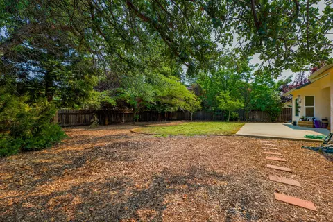 5886 Beaumont Dr, Redding, CA 96003 photo 21