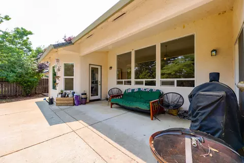 5886 Beaumont Dr, Redding, CA 96003 photo 18