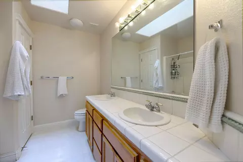 5886 Beaumont Dr, Redding, CA 96003 photo 14