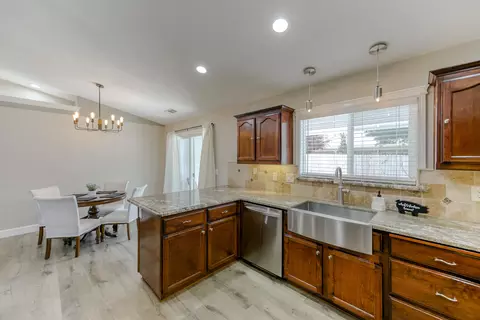 3985 Meadow Oak Way, Redding, CA 96002 photo 11
