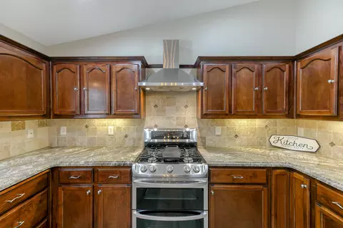 3985 Meadow Oak Way, Redding, CA 96002 photo 13