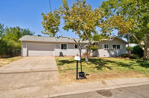 2470 Belladonna St, Redding, CA 96002 photo 2
