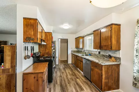 2470 Belladonna St, Redding, CA 96002 photo 13