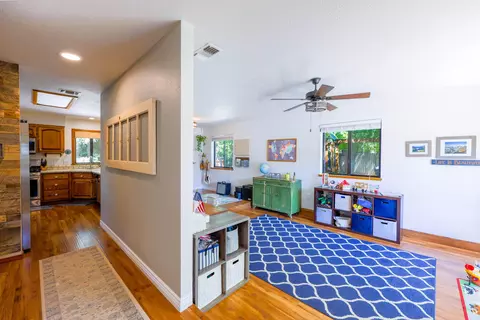 2031 Imelda Ct, Redding, CA 96001 photo 7
