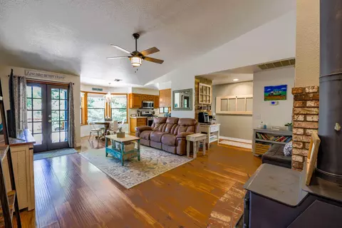 2031 Imelda Ct, Redding, CA 96001 photo 5