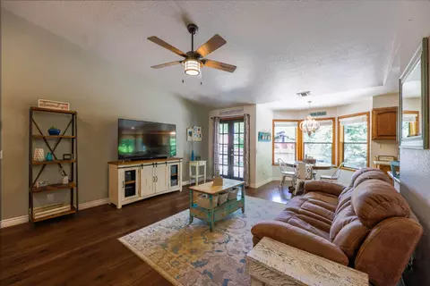 2031 Imelda Ct, Redding, CA 96001 photo 3