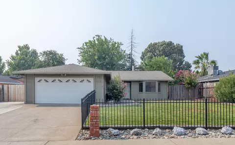 4443 Swallowtail Ct, Redding, CA 96003 photo 2