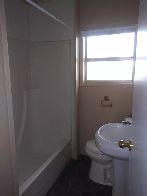 633 Market St, Redding, CA 96003 photo 15