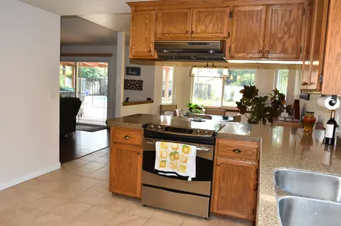 1532 Arroyo Manor Dr, Redding, CA 96003 photo 9