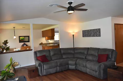 1532 Arroyo Manor Dr, Redding, CA 96003 photo 4