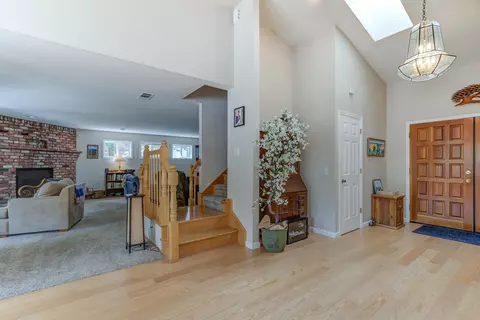 2915 Lake Redding Dr, Redding, CA 96003 photo 14